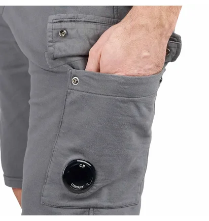 C.P. Company Light Fleece Cargo Lens Shorts (Grau)