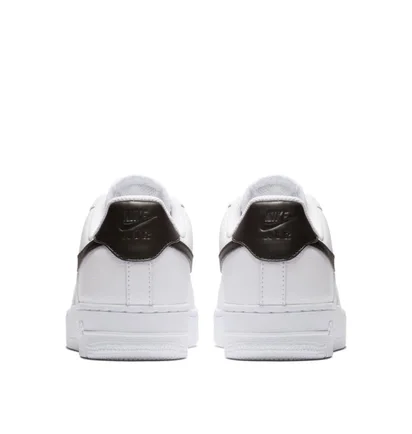 Nike WMNS Air Force 1 ´07 Low (Weiß / Schwarz)