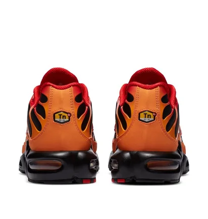 Nike Air Max Plus 'Volcano' (Schwarz / Orange / Rot)