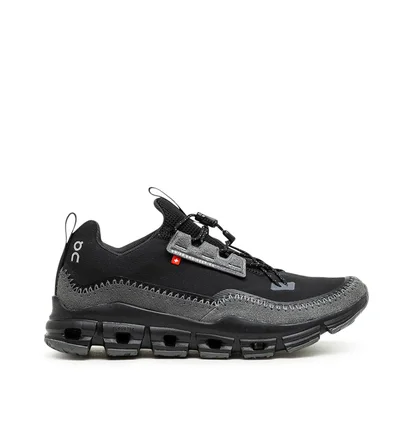 On WMNS Cloudaway (Schwarz)