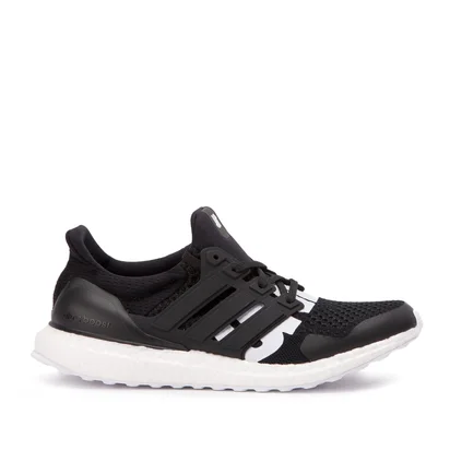 UNDEFEATED x adidas Ultra Boost (Schwarz / Weiß)