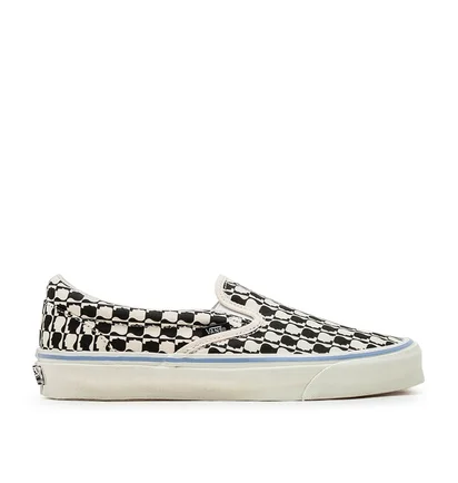 Vans Vault x Brain Dead UA OG Classic Slip-On LX (Weiss / Schwarz)