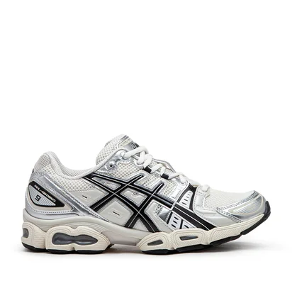 Asics Gel-Nimbus 9 (Creme / Schwarz / Silber)