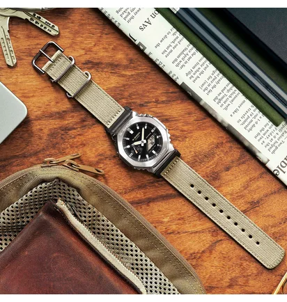 Casio G-Shock GM-2100C-5AER (Oliv / Grau)