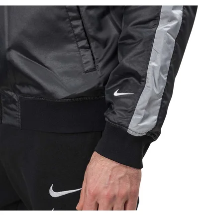 Nike Swoosh Reversible Woven Bomber Jacket (Schwarz)