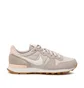 Nike WMNS Internationalist (Beige / Weiß)