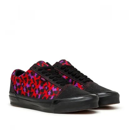 Vans Vault x Stray Rats Old Skool OG LX (Schwarz / Rot)