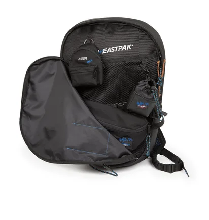 Eastpak x Ader Error Up-Down Sling (Schwarz / Blau)
