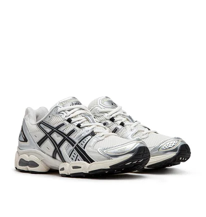 Asics Gel-Nimbus 9 (Creme / Schwarz / Silber)