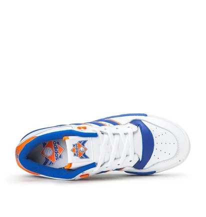 adidas Rivalry Low 'Knicks' (Weiß / Blau / Orange)