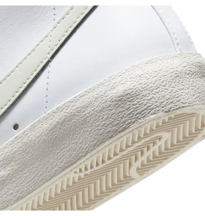 Nike WMNS Blazer Mid '77 (Weiß)