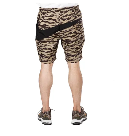 Nike NSW Printed Swoosh Woven Shorts (Khaki / Schwarz)