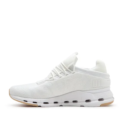 On Cloudnova Undyed (Weiß)