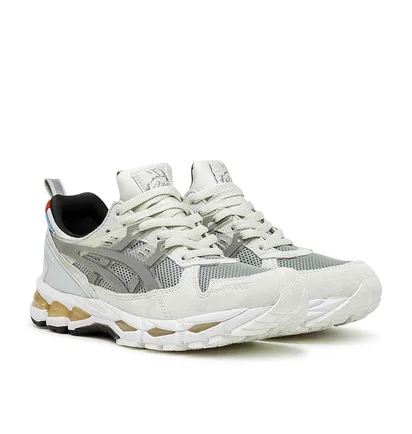 Asics x Awake NY GEL-KAYANO TRAINER 21 (Grau / Silber)