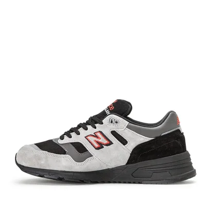 New Balance M1530 VA 'Made in England' (Grau / Schwarz / Rot)