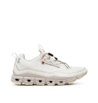 On WMNS Cloudaway (Beige)