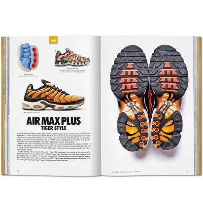 Sneaker Freaker. The Ultimate Sneaker Book by Simon Wood