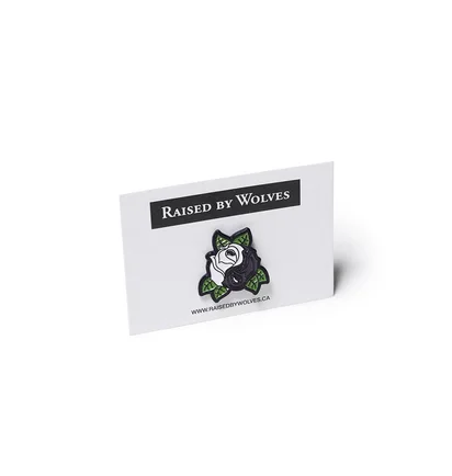 Raised By Wolves Yin-Yang Rose Pin (Schwarz)