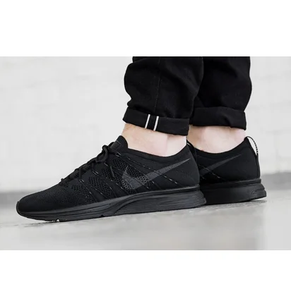 Nike Flyknit Trainer 'Triple Black' (Schwarz)