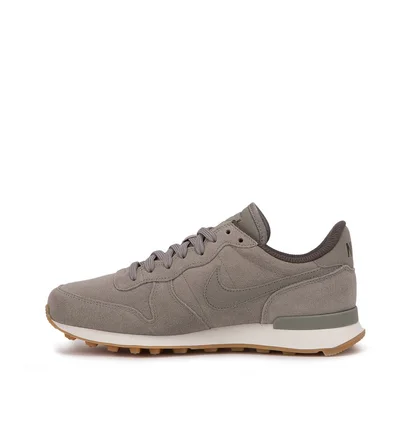 Nike WMNS Internationalist SE (Khaki)