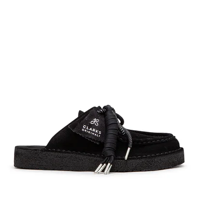 Clarks x Jorja Smith WMNS Desert Nomad Mule (Schwarz)
