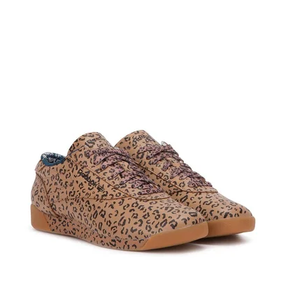 Reebok x MELODY EHSANI Freestyle Lo (Braun / Schwarz)