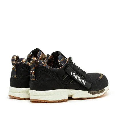 adidas ZX 8000 'Out There' (Schwarz / Weiß / Olive)