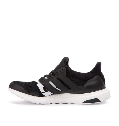 UNDEFEATED x adidas Ultra Boost (Schwarz / Weiß)