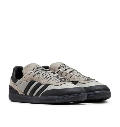 adidas x 100 Thieves Palos Hills (Schwarz)
