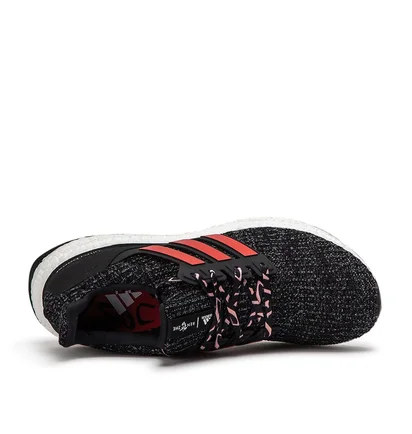 adidas UltraBOOST (Schwarz / Rot)