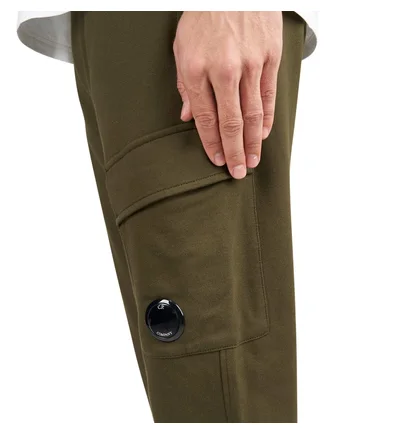 C.P. Company Diagonal Raised Fleece Cargo Sweatpants (Grün)
