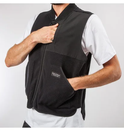 Raised by Wolves Polartec Shearling Vest (Schwarz)