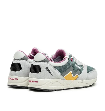 Karhu Aria 95 (Grau)