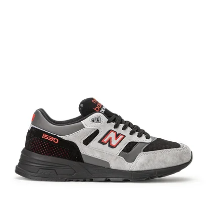 New Balance M1530 VA 'Made in England' (Grau / Schwarz / Rot)
