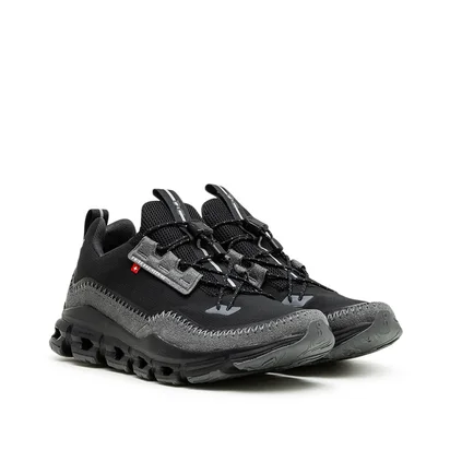 On WMNS Cloudaway (Schwarz)