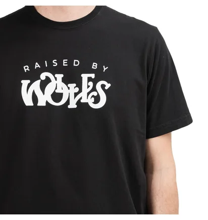 Raised by Wolves Menthol Tee (Schwarz)