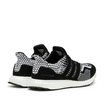 adidas Ultraboost DNA 5.0 (Schwarz / Weiß)