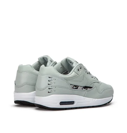 Nike WMNS Air Max 1 SE (Silber)