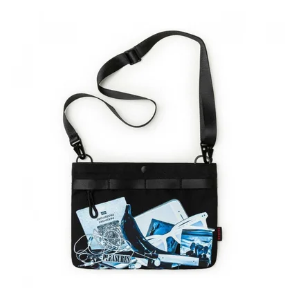 Pleasures x Taikan Sacoche Bag (Schwarz)
