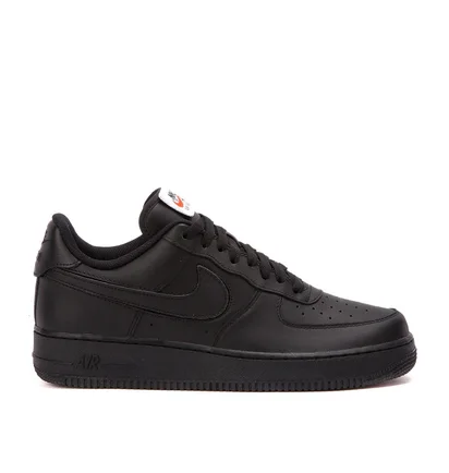 Nike Air Force 1 '07 Low QS “Swoosh Pack” (Schwarz)