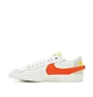 Nike WMNS Blazer Low '77 Jumbo (Weiss / Orange)