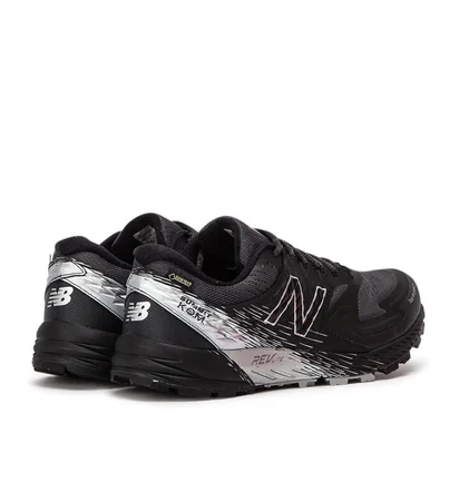 New Balance Summit K.O.M. GTX (Schwarz / Silber)