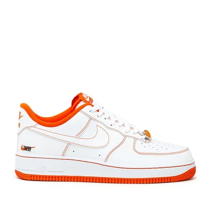 Nike Air Force 1 '07 LV8 'Rucker Park' (Weiß / Orange)