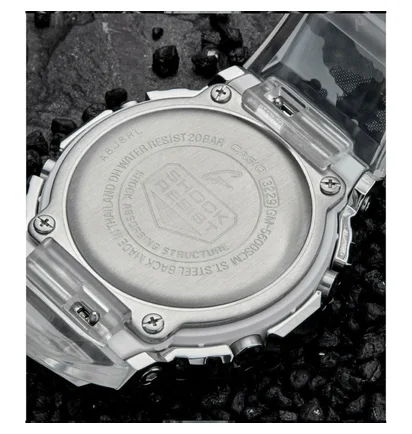Casio G-Shock GM-110SCM-1AER (Silber / Transparent)