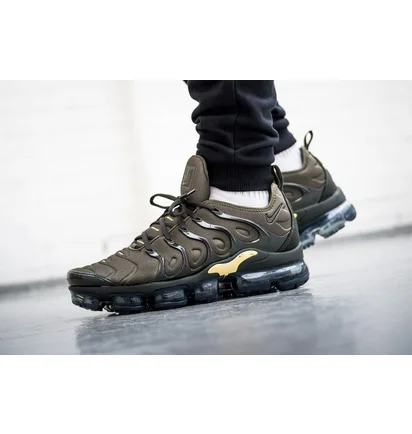 Nike Air VaporMax Plus (Olive)