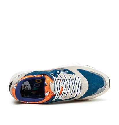 Karhu x Moomin Aria 95 'But No High Hill' (Khaki / Blau)